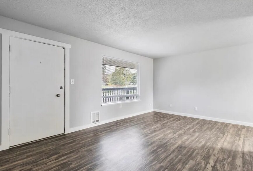 More Photos Of 6124 88th St SW, Lakewood Apartments For Lease