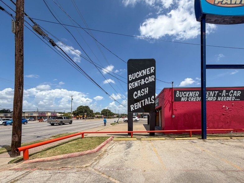More Photos Of 2228 S Buckner Blvd, Dallas Freestanding For Lease