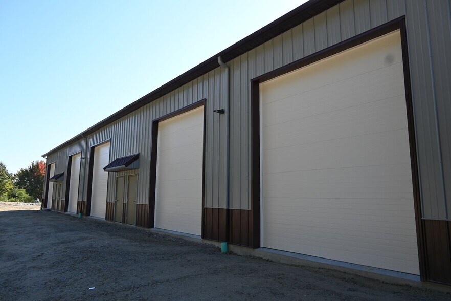 More Photos Of 47 Thames Rd, Hooksett Service For Sale