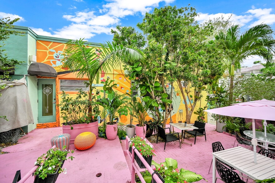 More Photos Of 7613-7617 Biscayne Blvd, Miami Storefront Retail Office For Sale