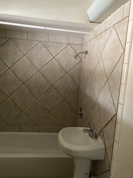 More Photos Of 2011 Binz St, Houston Apartments For Sale