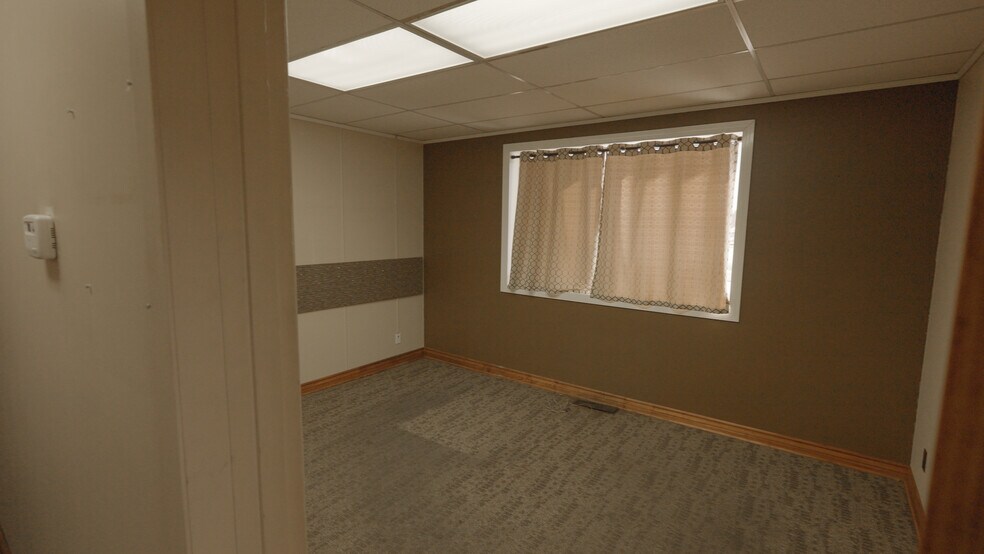 More Photos Of 135 York Street E St, Yorkton Warehouse For Sale
