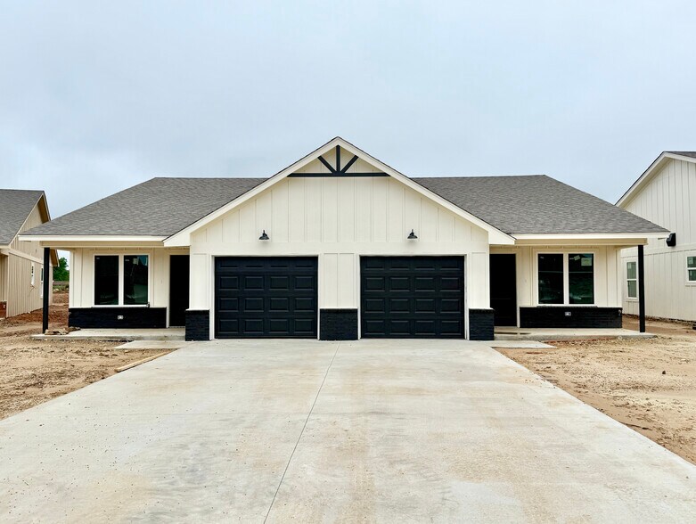 More Photos Of , Seminole Multifamily For Sale