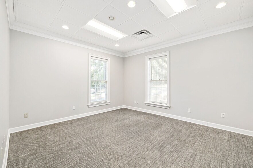 More Photos Of 5064 Roswell Rd, Atlanta Office Residential For Sale