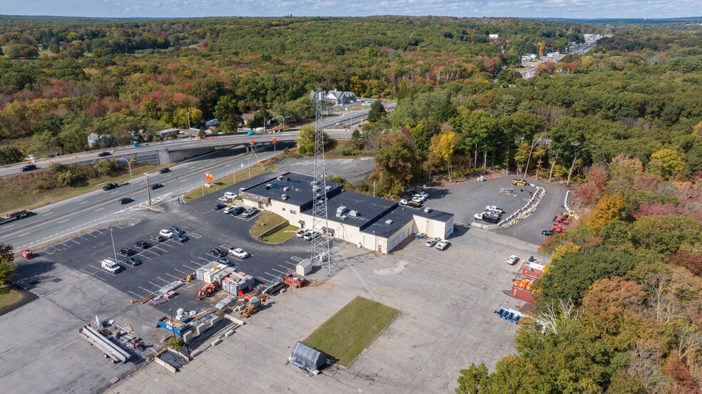 More Photos Of 1320 Eddie Dowling Hwy, Lincoln Showroom For Sale