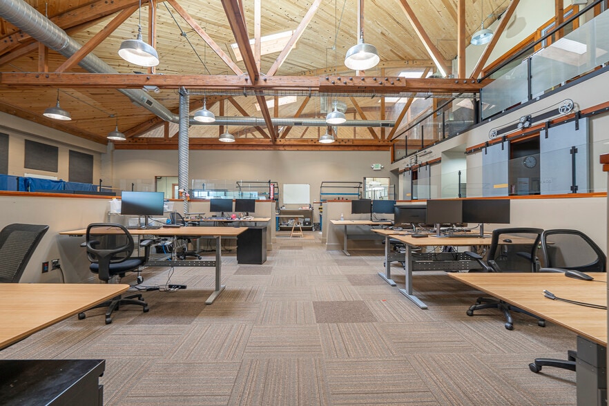 More Photos Of 1714 Broadway St, Vancouver Auto Repair For Lease