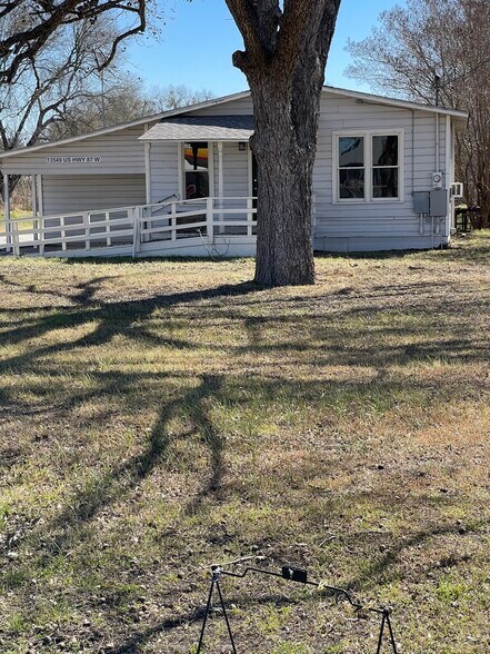 More Photos Of 13549 US Highway 87 W, La Vernia Medical For Sale