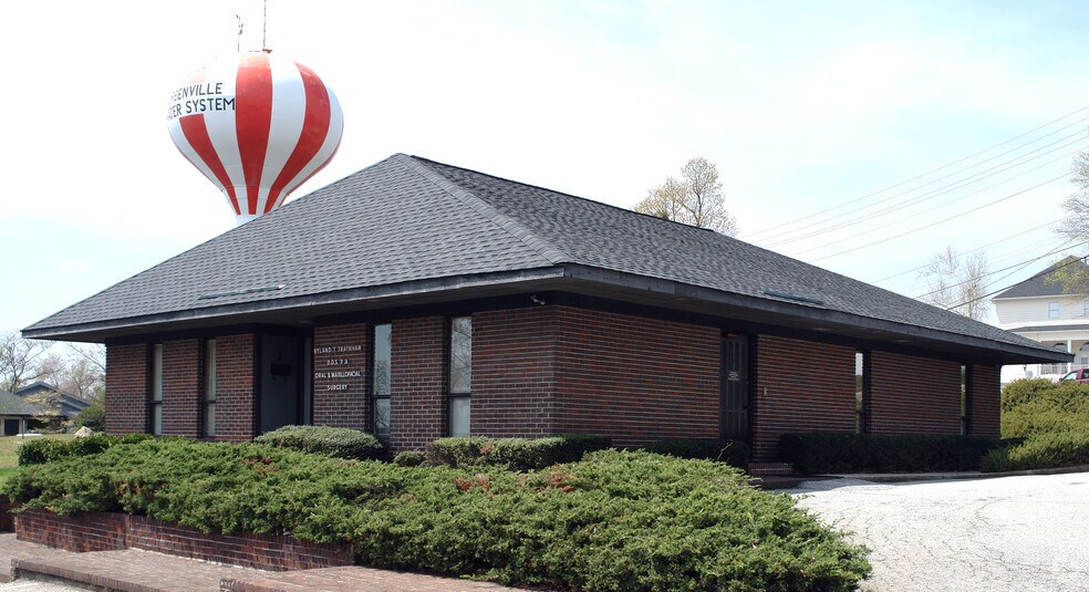 Primary Photo Of 2 Pointe Cir, Greenville Medical For Lease