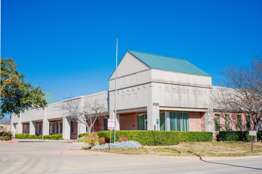 More Photos Of 2225 Avenue J, Arlington Office For Sale