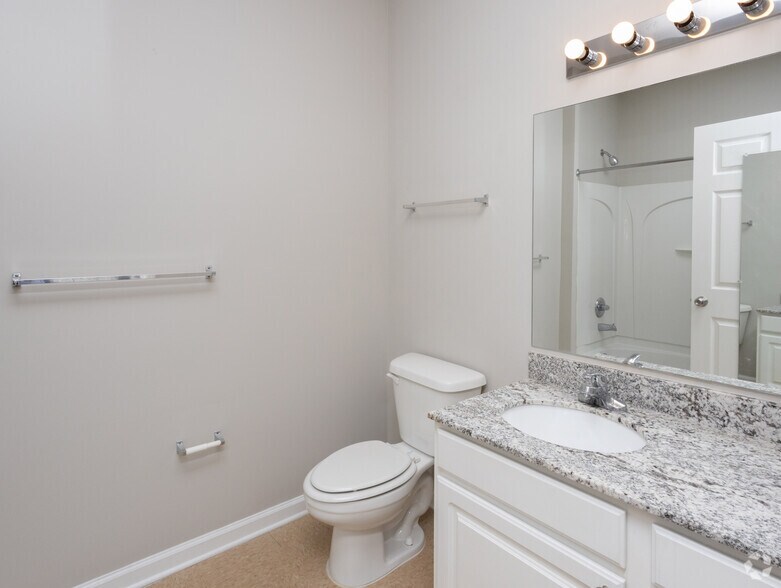 More Photos Of 1300 Independence Place Dr, Hinesville Apartments For Sale