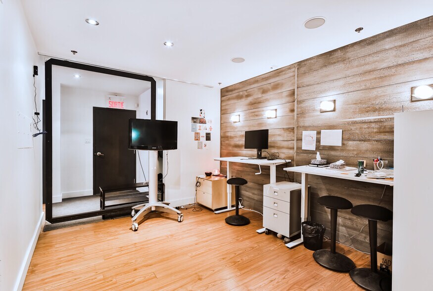 More Photos Of 4115-4117 Boul Saint-Laurent, Montréal Storefront Retail Office For Lease