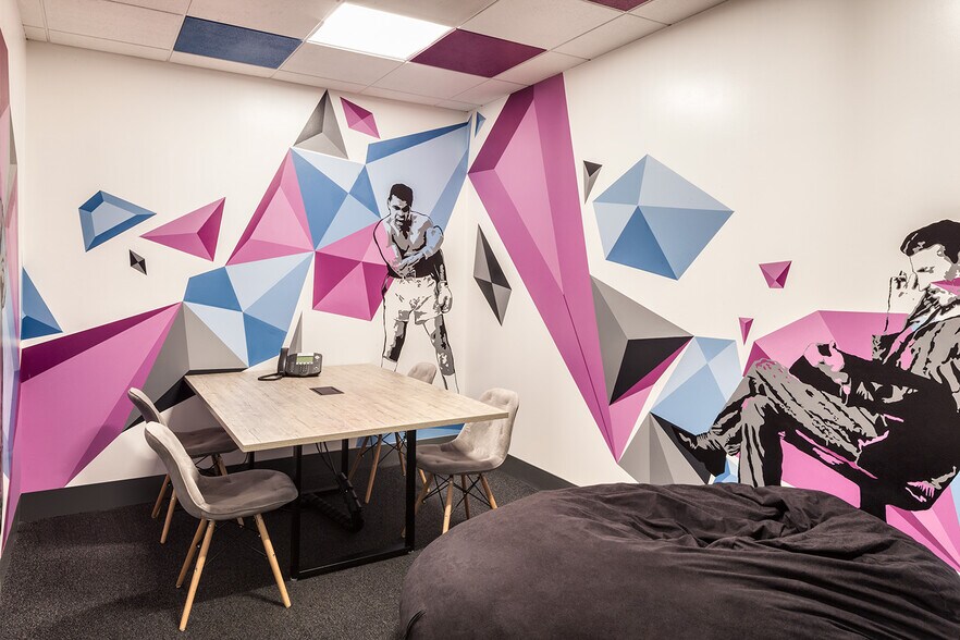 More Photos Of 25361 Commercentre Dr, Lake Forest Loft Creative Space For Lease