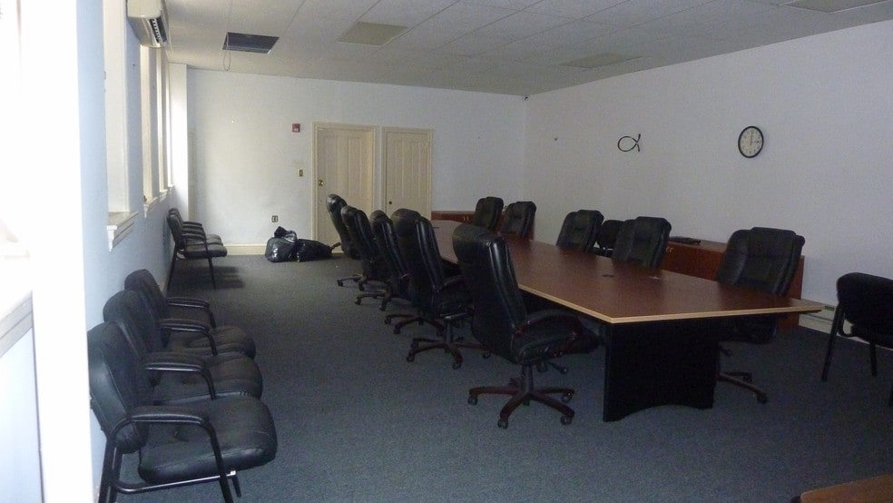 More Photos Of 5541-5547 Germantown Ave, Philadelphia Office For Lease