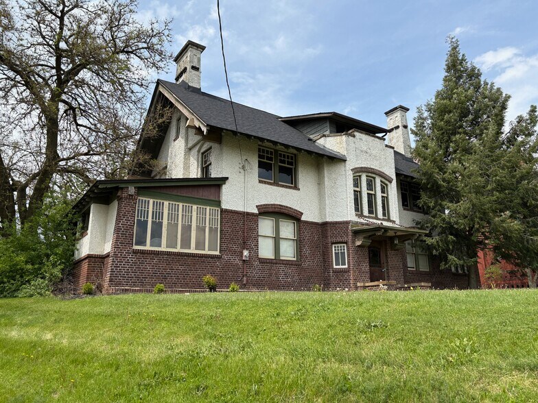 More Photos Of 1421 Market Ave N, Canton Office For Sale