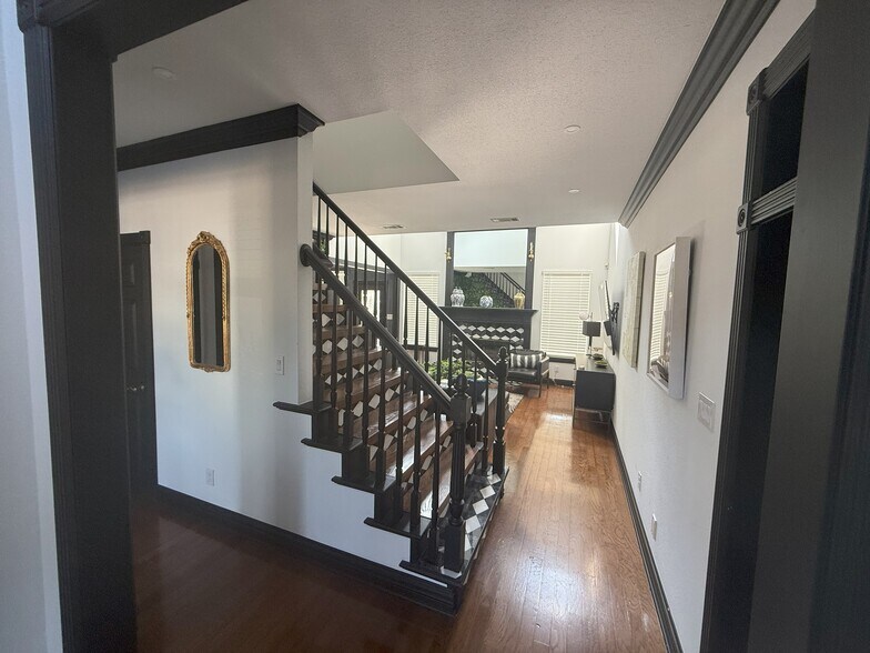 More Photos Of 609 E Main St, Round Rock Office For Lease