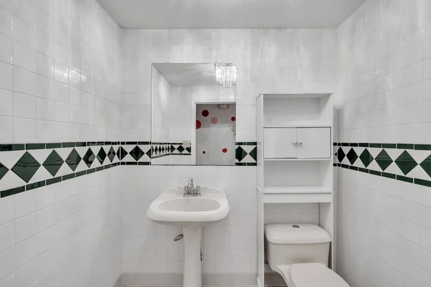 More Photos Of 1038 Decatur St, Chesapeake Storefront Retail Residential For Lease