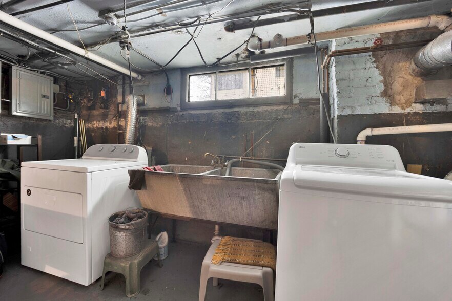 More Photos Of 309 Chicago Ave, Oak Park Apartments For Sale