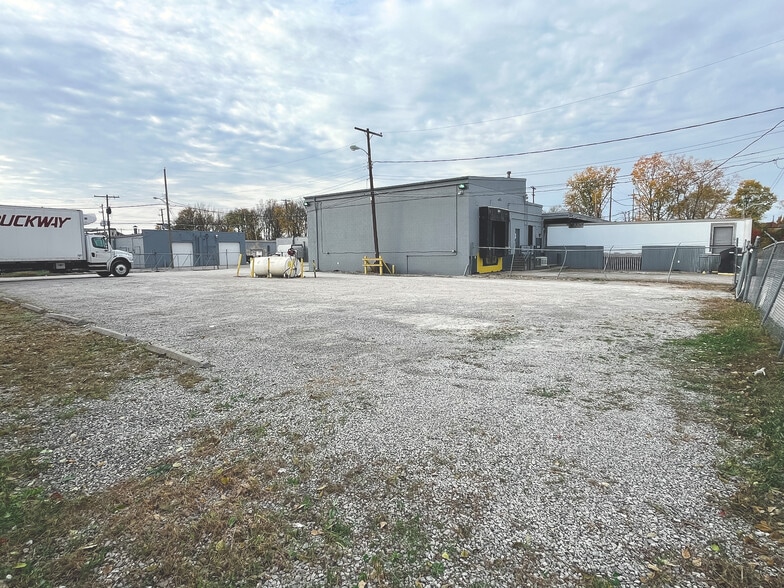 More Photos Of 1111 Cable Ave, Columbus Truck Terminal For Sale