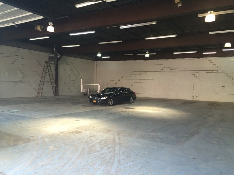 More Photos Of 5790 Broadway, Bronx General Retail For Lease