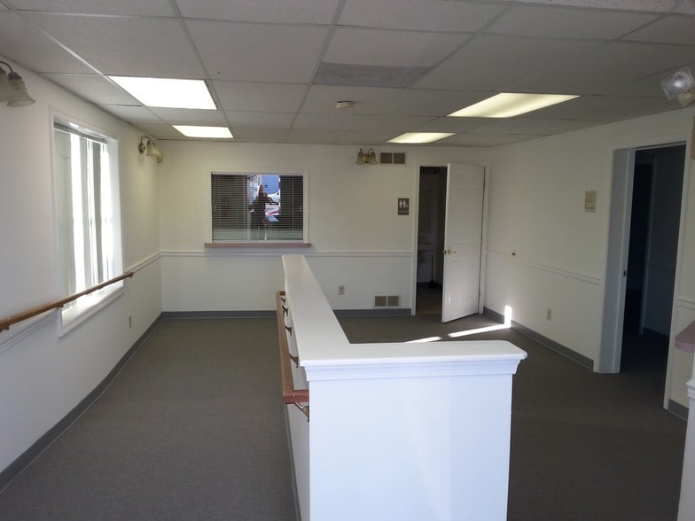 More Photos Of 19 W Bel Air Ave, Aberdeen Storefront For Lease