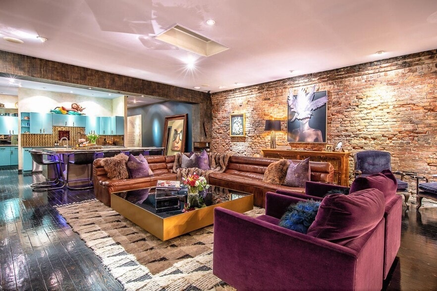 More Photos Of 213 Printers Aly, Nashville General Retail For Sale