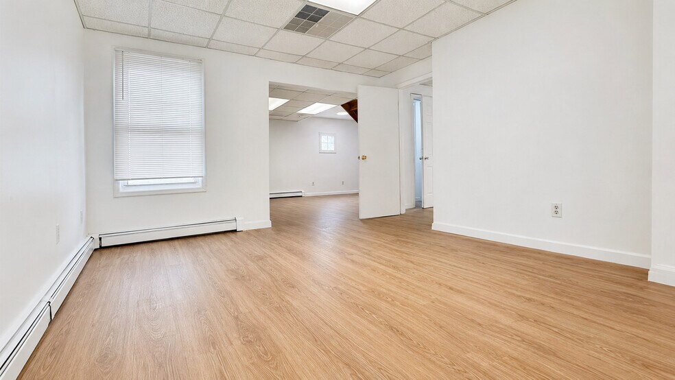 More Photos Of 1638 Parker Ave, Fort Lee Storefront Retail Office For Lease