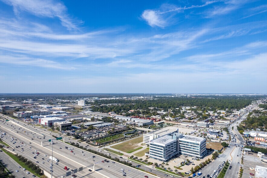 More Photos Of 10100 Katy Fwy, Houston Office For Lease