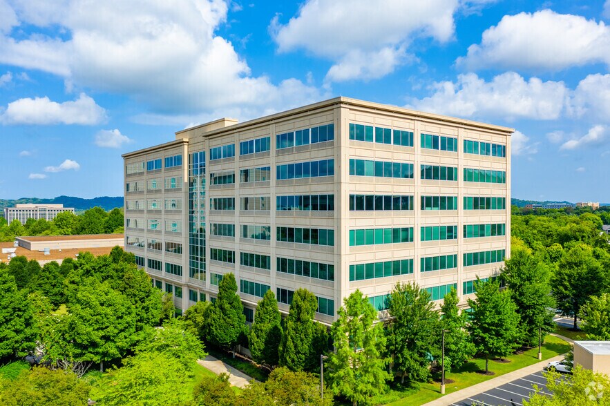 More Photos Of 720 Cool Springs Blvd, Franklin Unknown For Lease