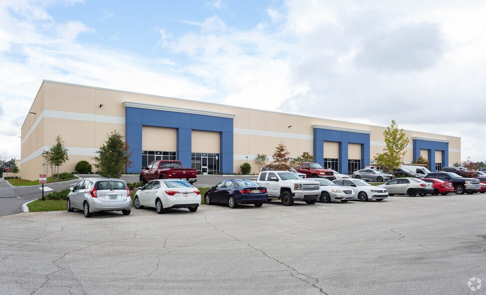 More Photos Of 8119 S Orange Ave, Orlando Warehouse For Lease