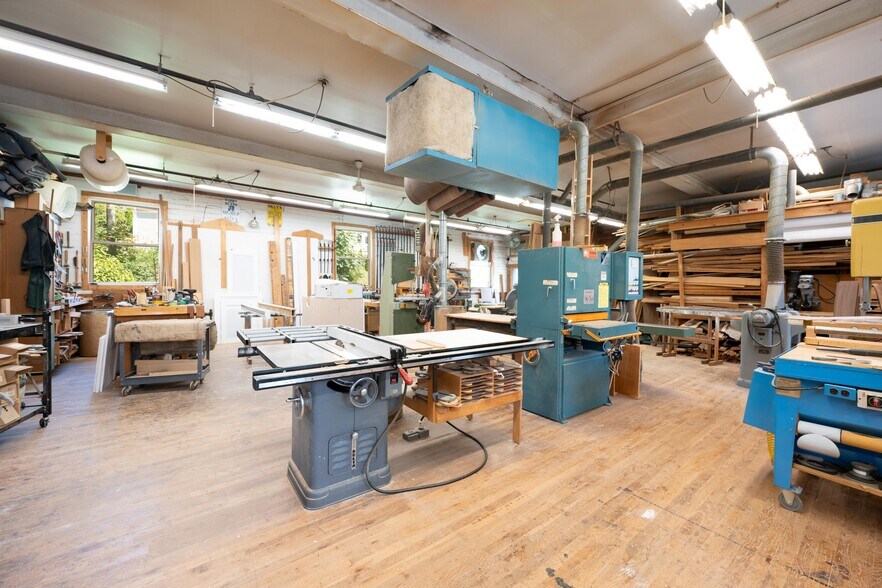 More Photos Of 45 West St, New Milford Light Manufacturing For Sale