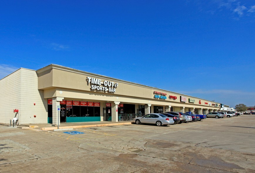 Primary Photo Of 385 El Dorado Blvd, Webster Unknown For Lease