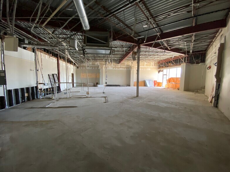 More Photos Of 19202 Stone Oak Pky, San Antonio Storefront Retail Office For Lease