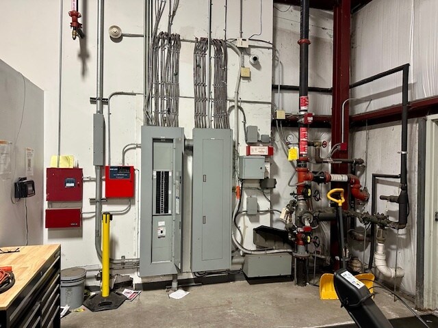 More Photos Of 18 Lancaster Pky, Lancaster Manufacturing For Sale