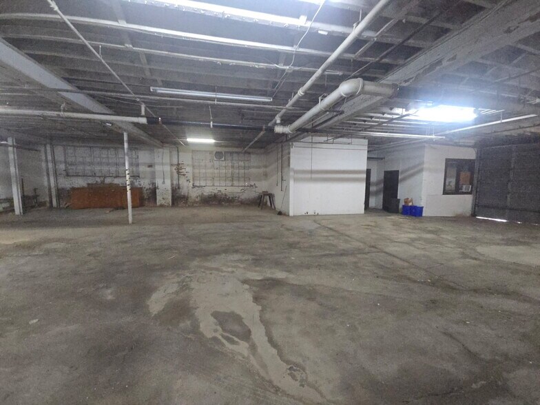 More Photos Of 337-341 Liberty St, Newburgh Warehouse For Lease