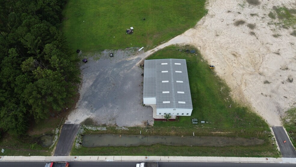 More Photos Of 1307 State Rd, Summerville Warehouse For Lease