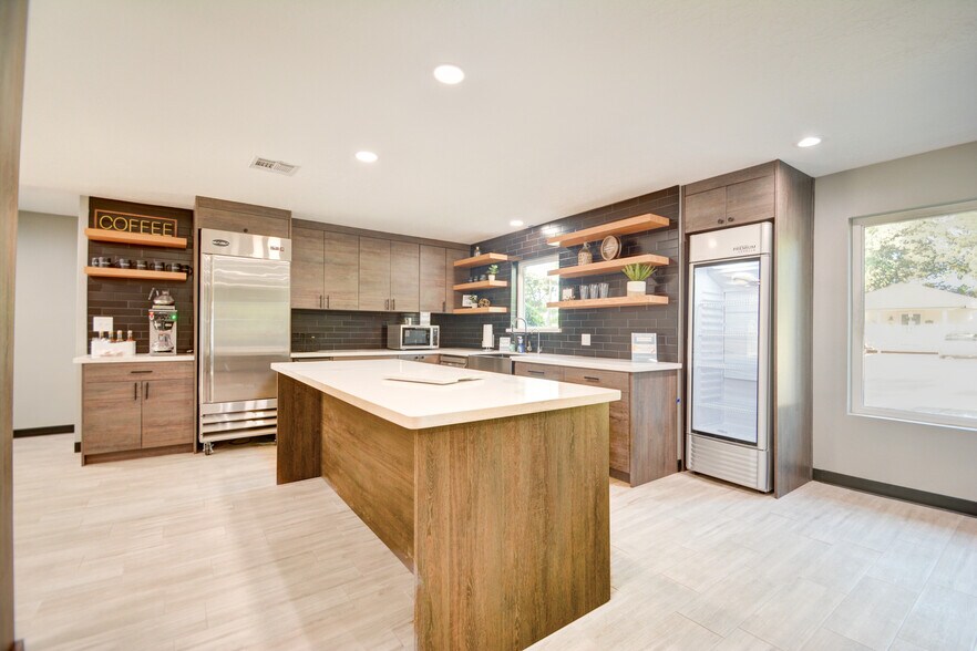 More Photos Of 26615 Oak Ridge Dr, The Woodlands Office For Lease