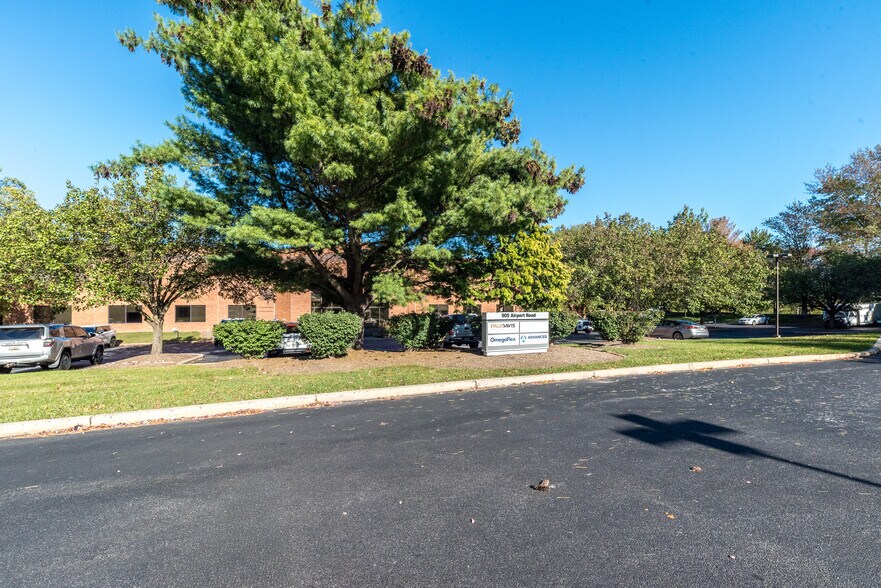 More Photos Of 905 Airport Rd, West Chester Research And Development For Lease
