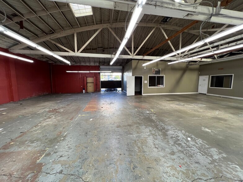 More Photos Of 146 W 21st St, Los Angeles Manufacturing For Sale