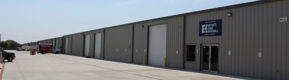 More Photos Of 2163 Golden Heights Rd, Fort Worth Flex For Lease
