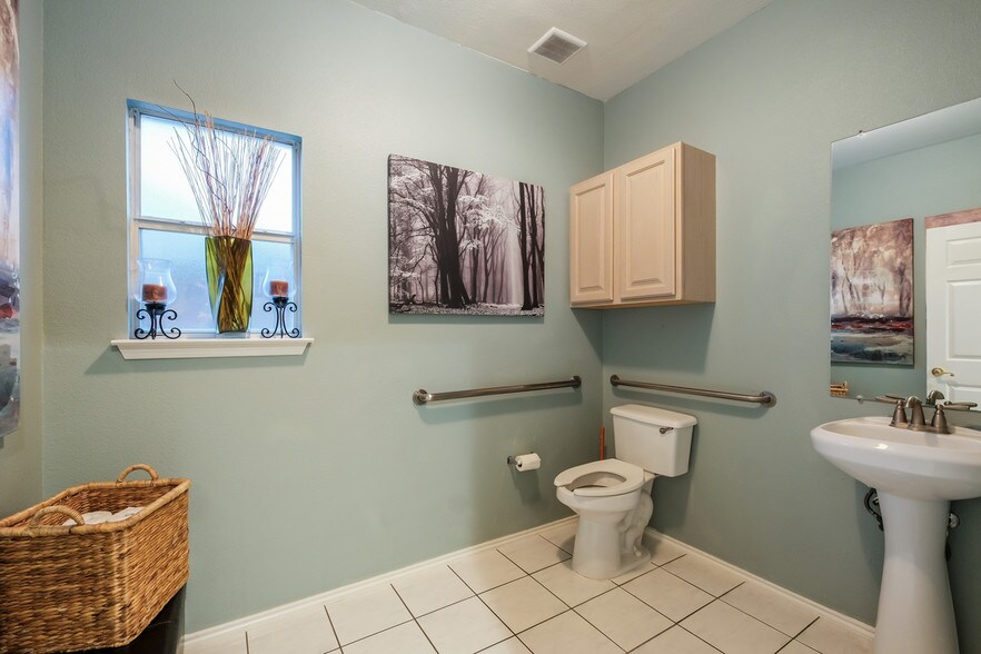 More Photos Of 13003 Jones Maltsberger Rd, San Antonio Loft Creative Space For Lease
