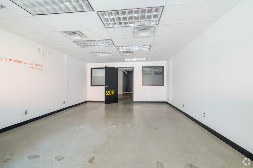 More Photos Of 7240 Rue Waverly, Montréal Loft Creative Space For Lease