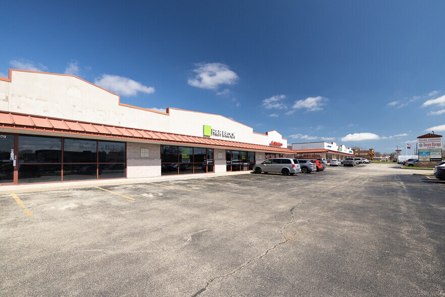 More Photos Of 968-978 E 9th St, Lockport Freestanding For Lease
