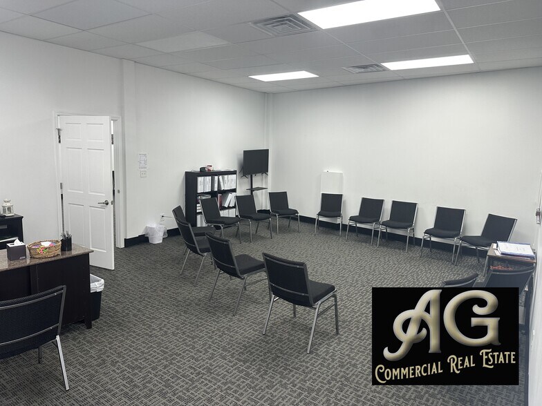 More Photos Of 215 W Chicago St, Lebanon Office For Lease