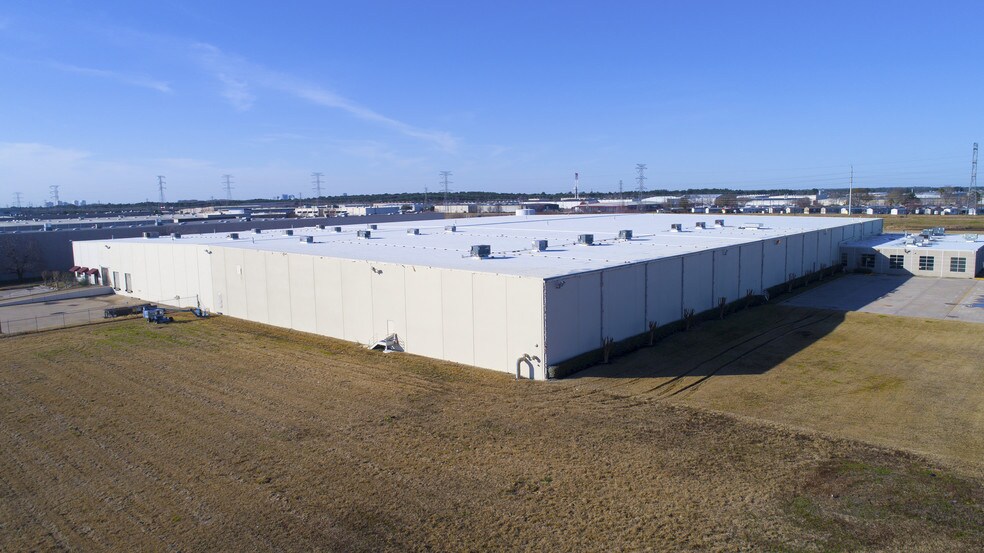 More Photos Of 5661 Brittmoore Rd, Houston Warehouse For Lease