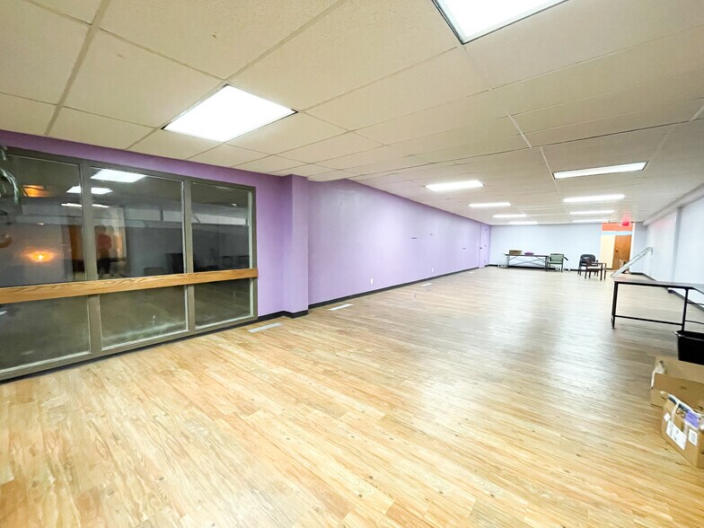 More Photos Of 3101 35th St, Lubbock Health Club For Sale