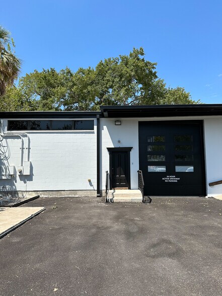 More Photos Of 1520 Center St, Houston Warehouse For Lease