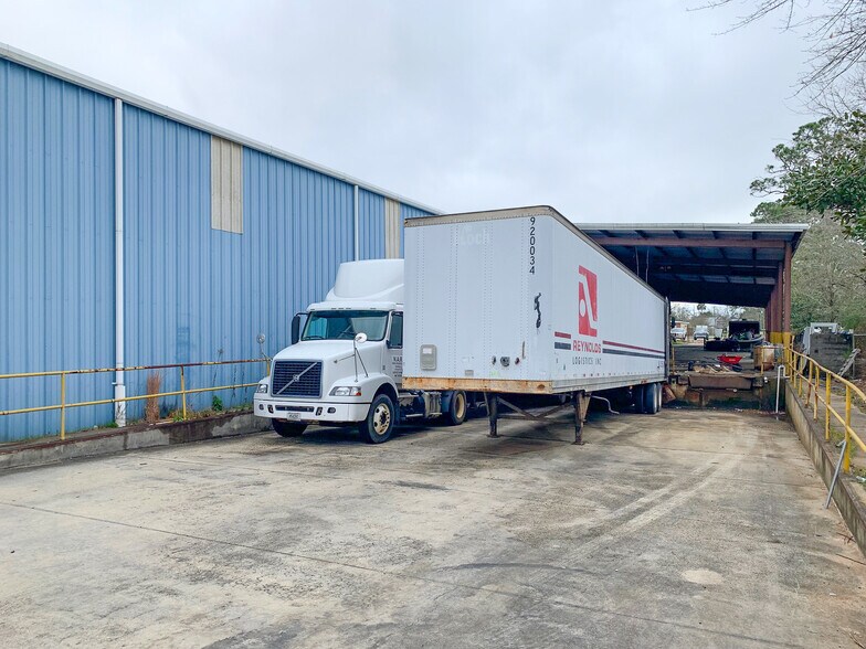 More Photos Of 315 E Ridgely St, Atmore Warehouse For Sale