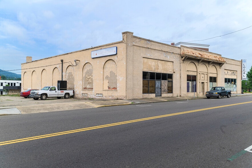 More Photos Of 212 E Sullivan St, Kingsport Storefront For Sale