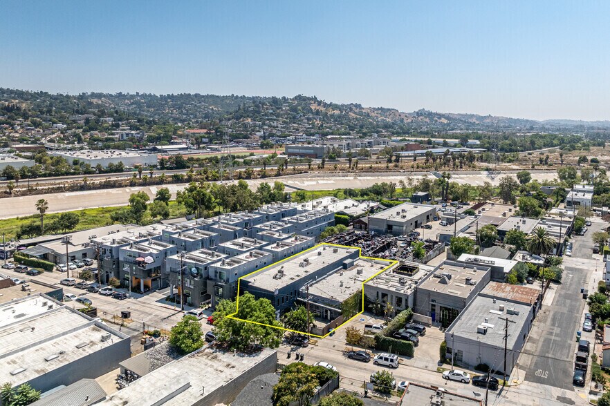 More Photos Of 3014 N Coolidge Ave, Los Angeles Warehouse For Lease