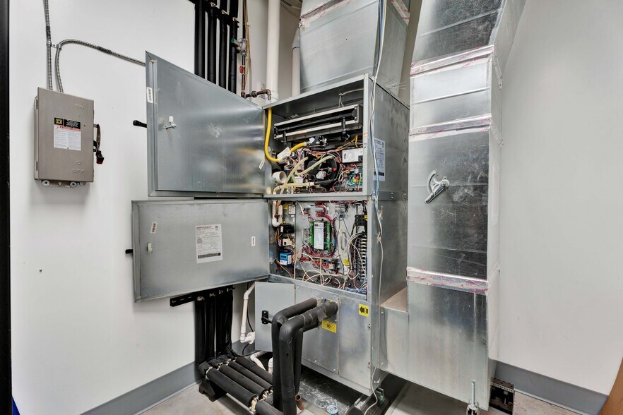 More Photos Of 10310 Harvest Park, Dimondale Warehouse For Lease